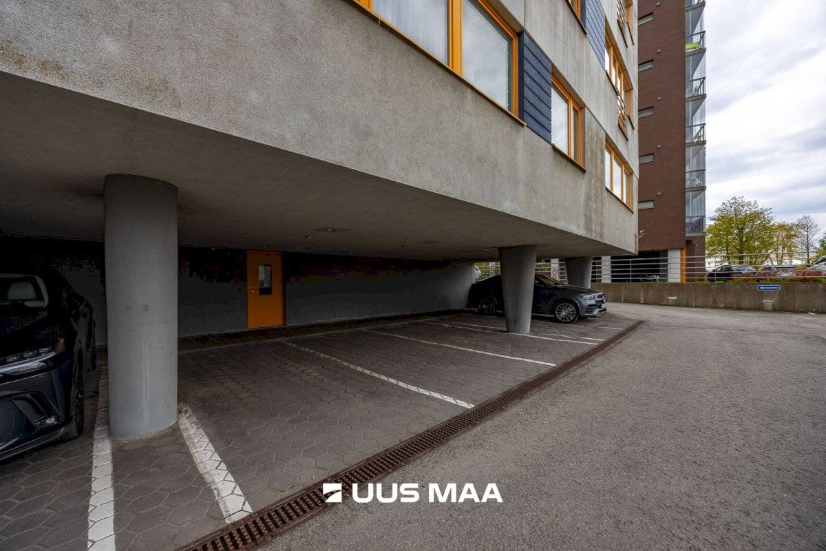Tallinn, Lasnamäe linnaosa, Kurepõllu, Narva mnt 128