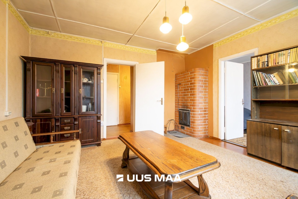 Saaremaa vald, Kuressaare linn, Kadaka 9