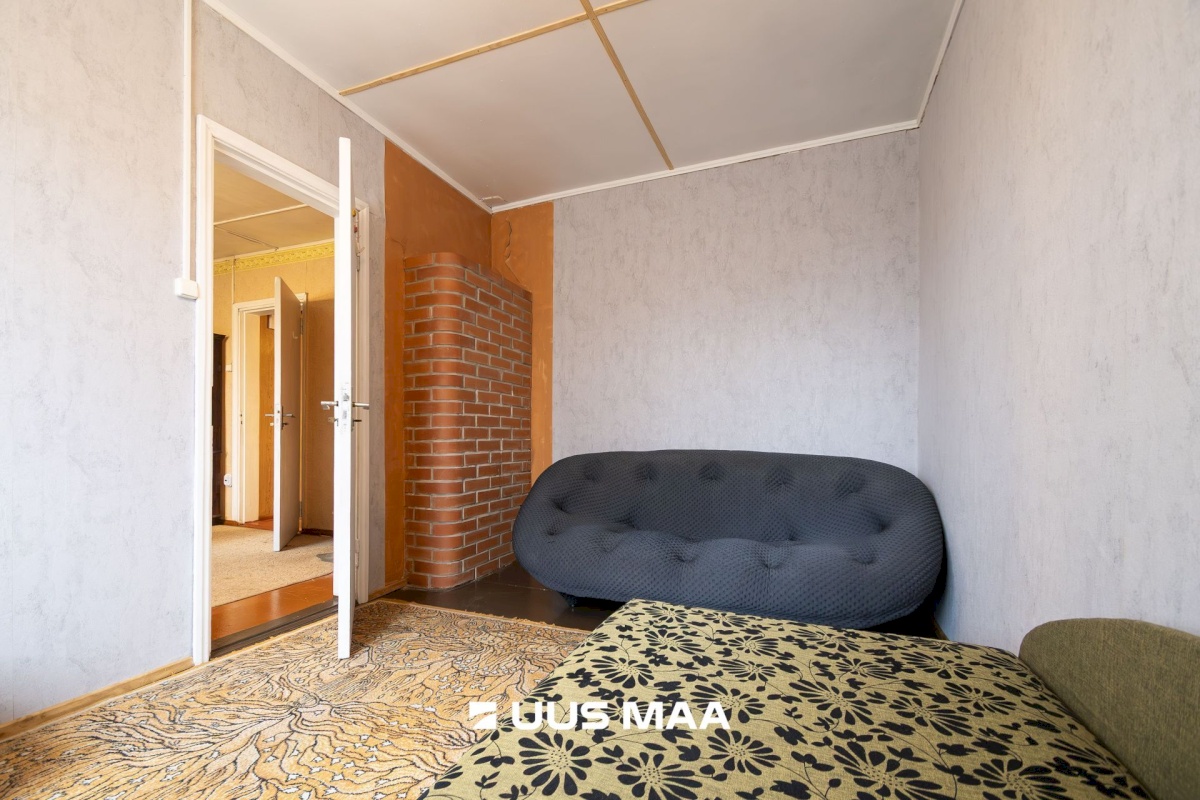 Saaremaa vald, Kuressaare linn, Kadaka 9