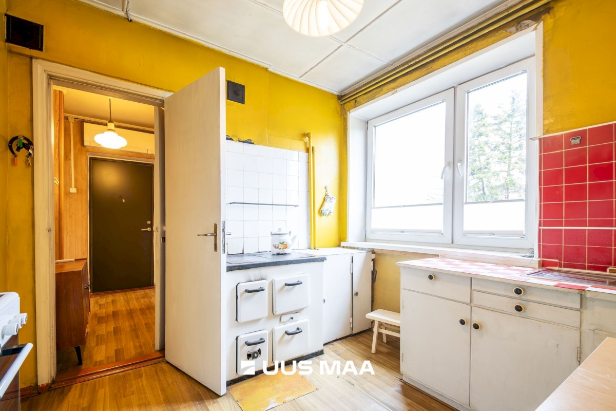 Saaremaa vald, Kuressaare linn, Kadaka 9