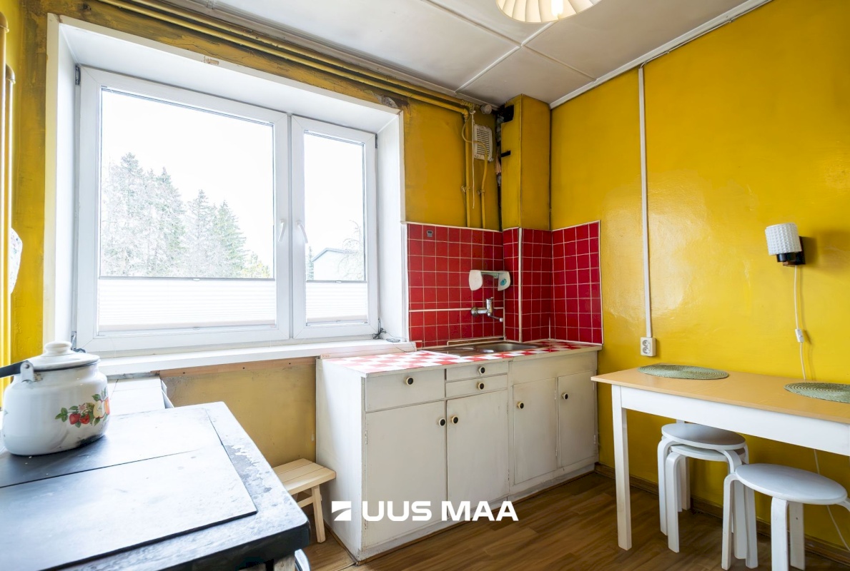 Saaremaa vald, Kuressaare linn, Kadaka 9