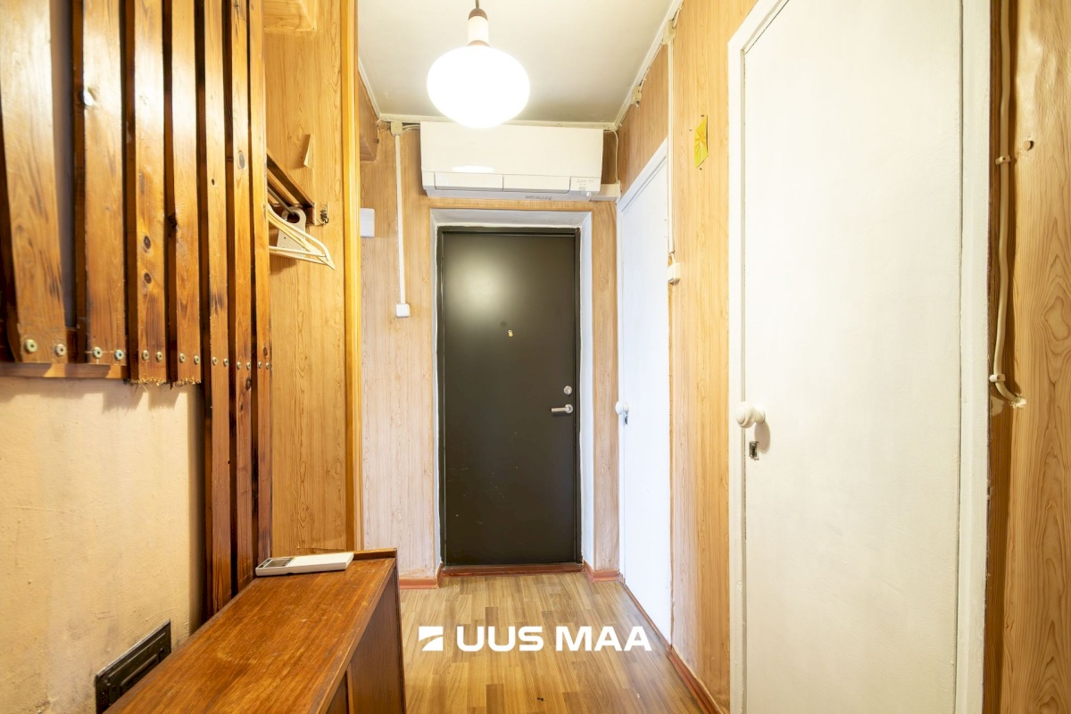 Saaremaa vald, Kuressaare linn, Kadaka 9