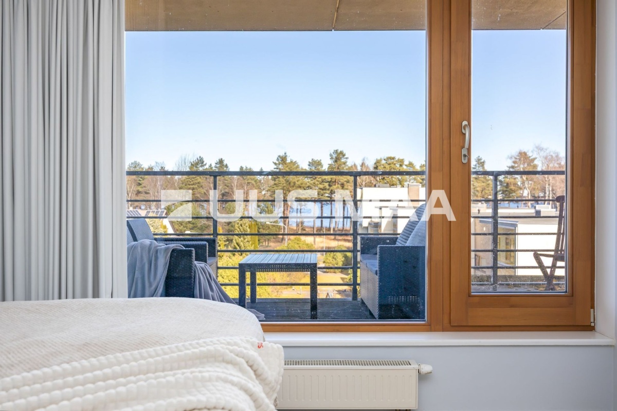 Tallinn, Haabersti linnaosa, Õismäe, Paljandi tn 2/1