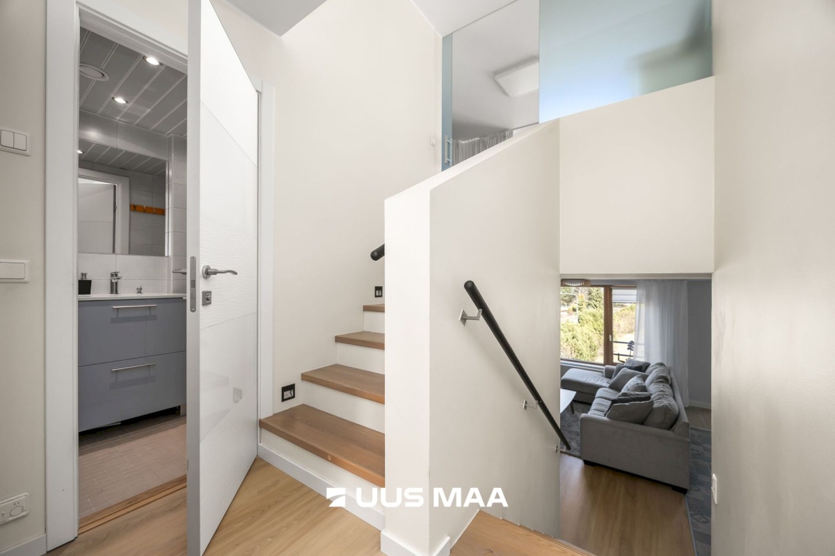 Tallinn, Haabersti linnaosa, Õismäe, Paljandi tn 2/1