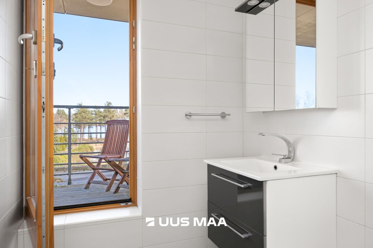 Tallinn, Haabersti linnaosa, Õismäe, Paljandi tn 2/1