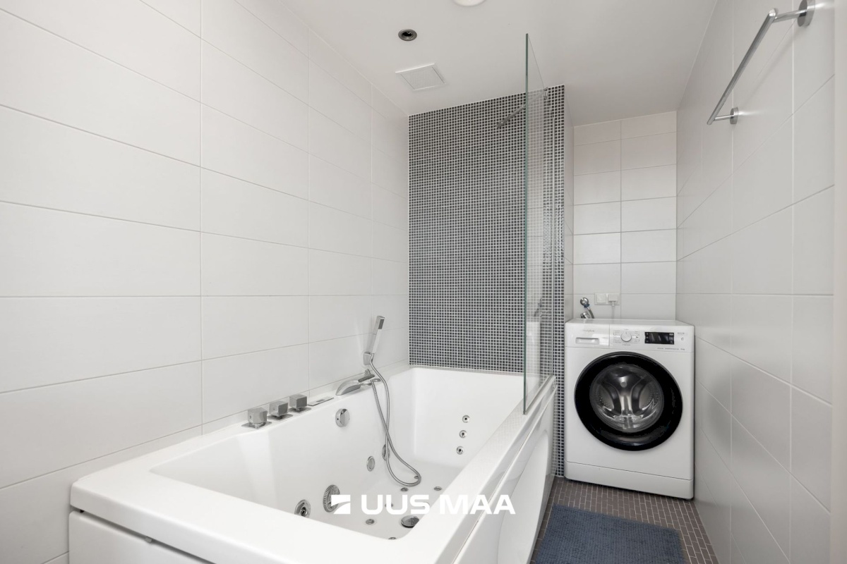 Tallinn, Haabersti linnaosa, Õismäe, Paljandi tn 2/1