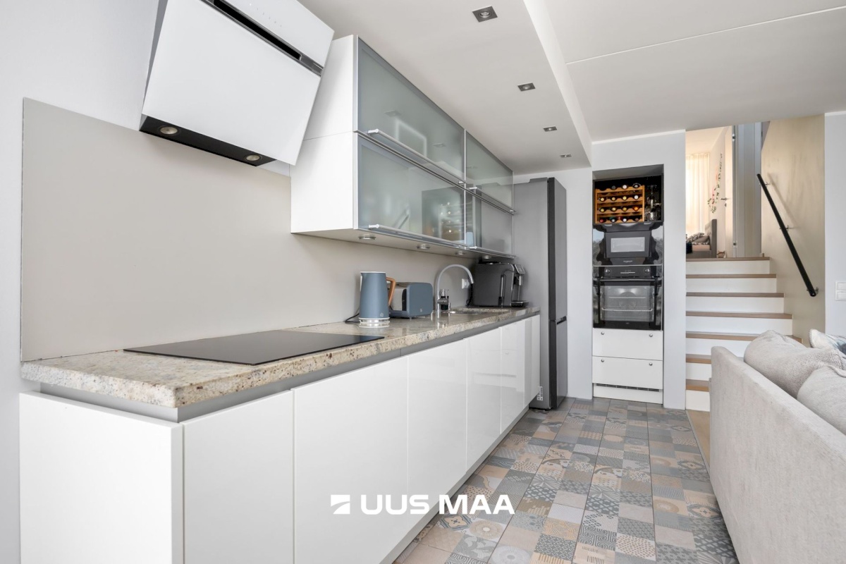 Tallinn, Haabersti linnaosa, Õismäe, Paljandi tn 2/1