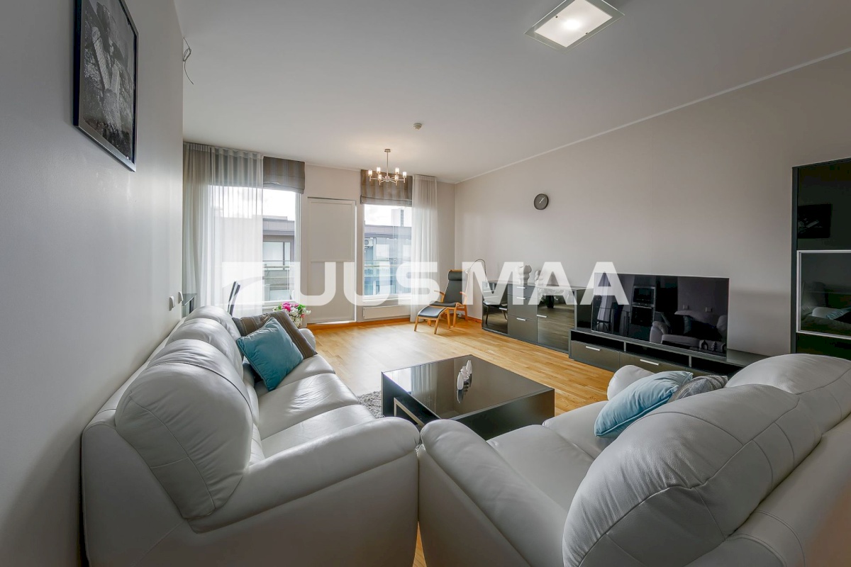 Tallinn, Kesklinna linnaosa, Hobujaama 10