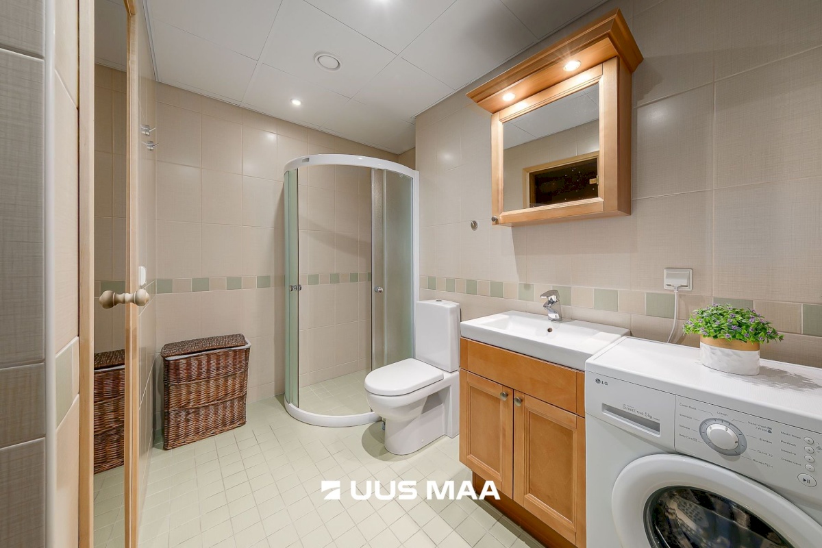 Tallinn, Kesklinna linnaosa, Hobujaama 10