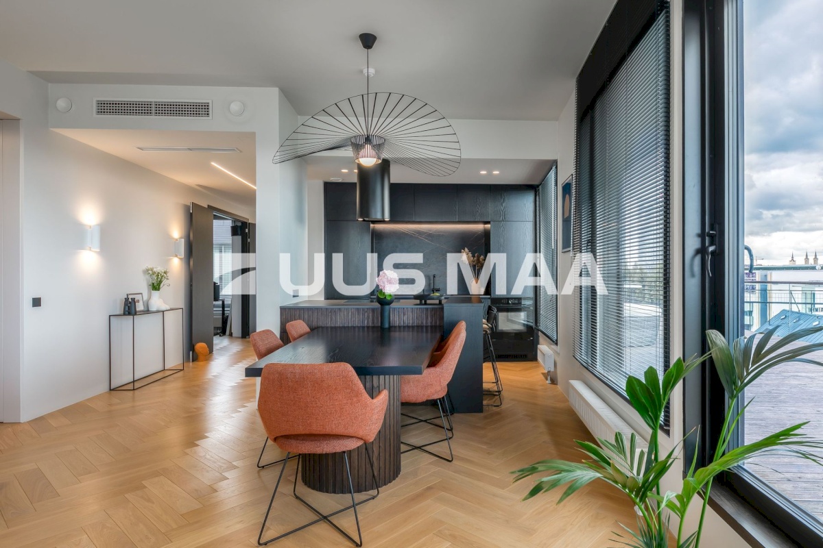 Tallinn, Kesklinna linnaosa, Hobujaama 10