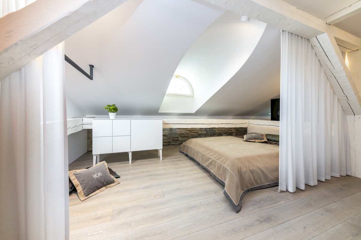 Tallinn, Kesklinna linnaosa, Suur-Kloostri 1