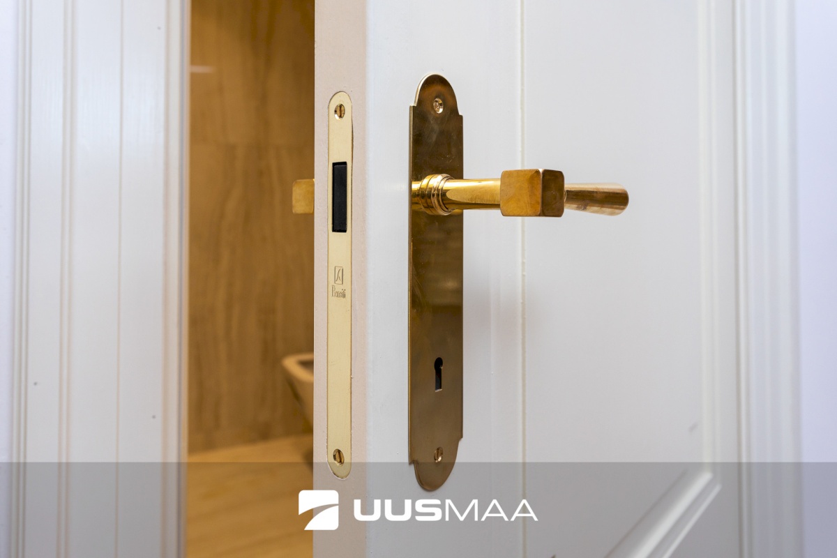 Tallinn, Kesklinna linnaosa, Suur-Kloostri 1