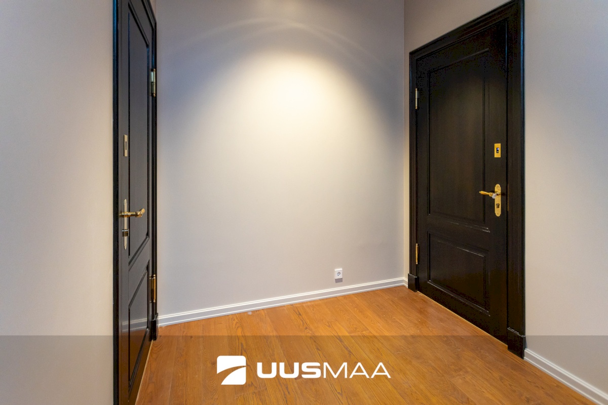 Tallinn, Kesklinna linnaosa, Suur-Kloostri 1