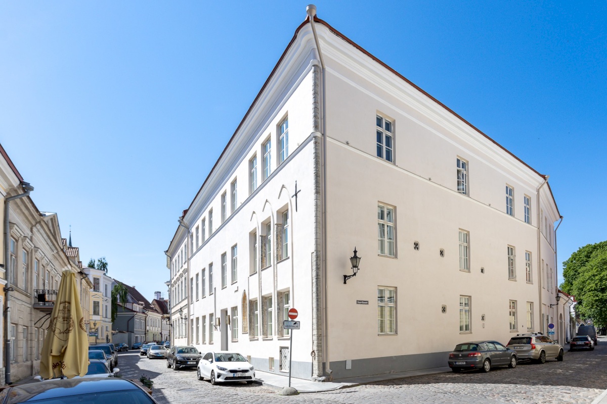 Tallinn, Kesklinna linnaosa, Suur-Kloostri 1