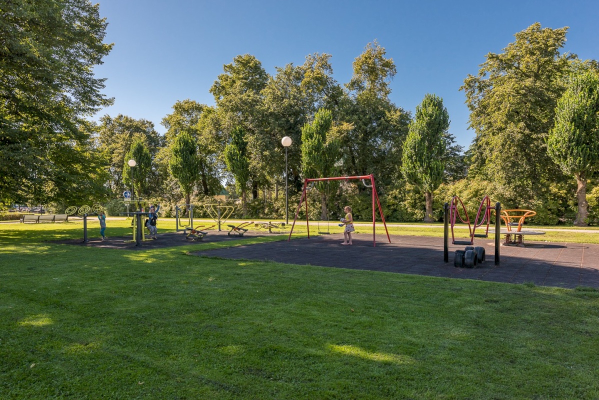 Tallinn, Kesklinna linnaosa, Suur-Kloostri 1