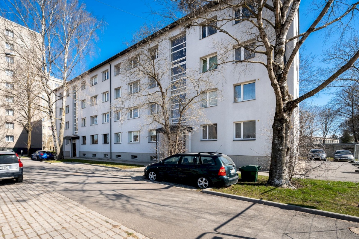 Tallinn, Lasnamäe linnaosa, Ülemiste, Peterburi tee 8