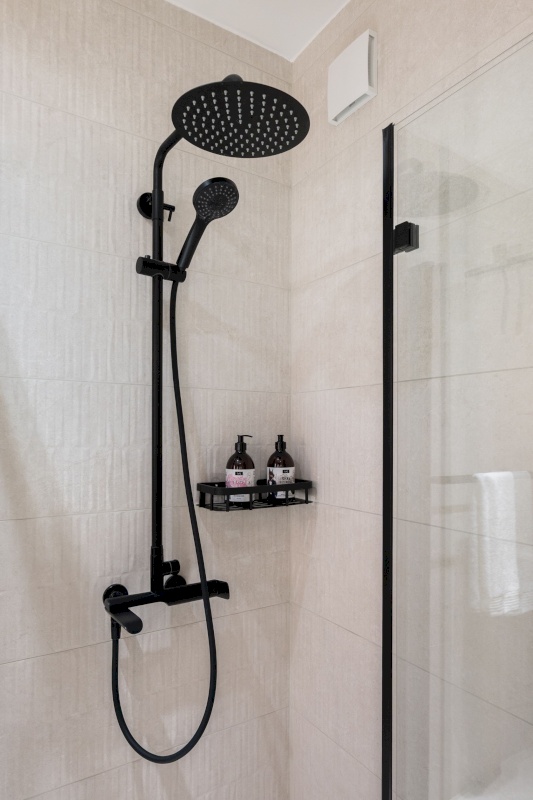 Tallinn, Lasnamäe linnaosa, Ülemiste, Peterburi tee 8