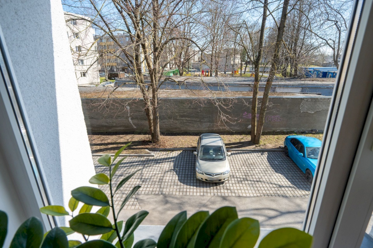 Tallinn, Lasnamäe linnaosa, Ülemiste, Peterburi tee 8