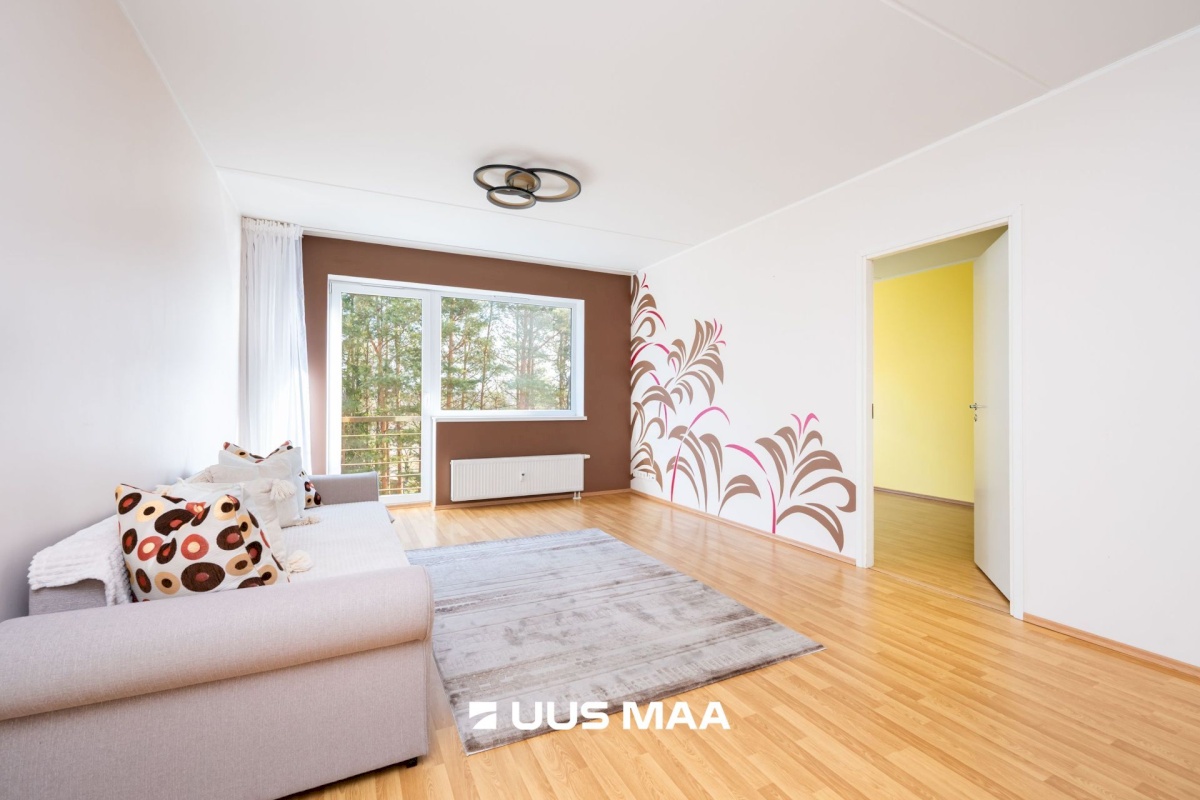 Rae vald, Peetri alevik, Raudkivi tee 4