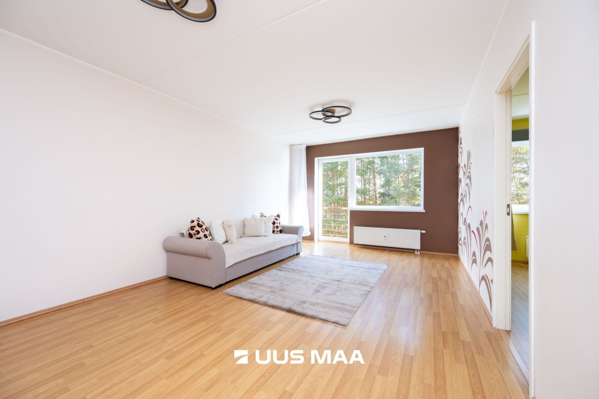 Rae vald, Peetri alevik, Raudkivi tee 4