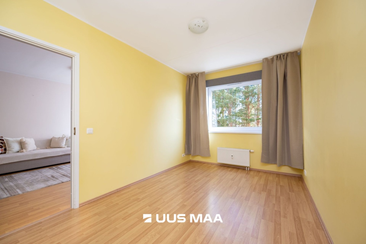 Rae vald, Peetri alevik, Raudkivi tee 4