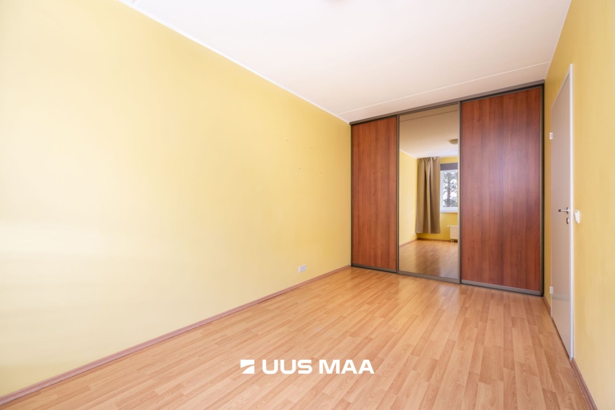 Rae vald, Peetri alevik, Raudkivi tee 4