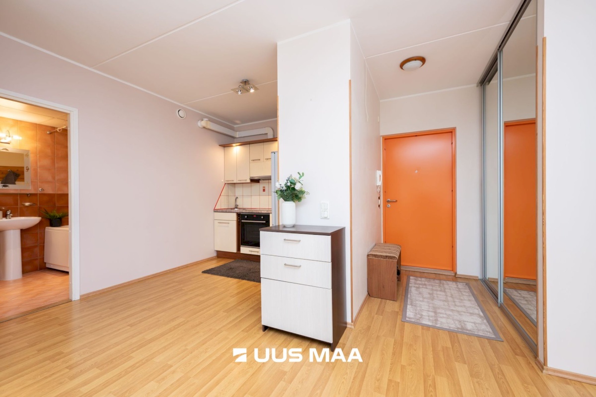 Rae vald, Peetri alevik, Raudkivi tee 4