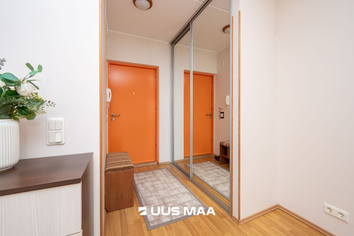 Rae vald, Peetri alevik, Raudkivi tee 4