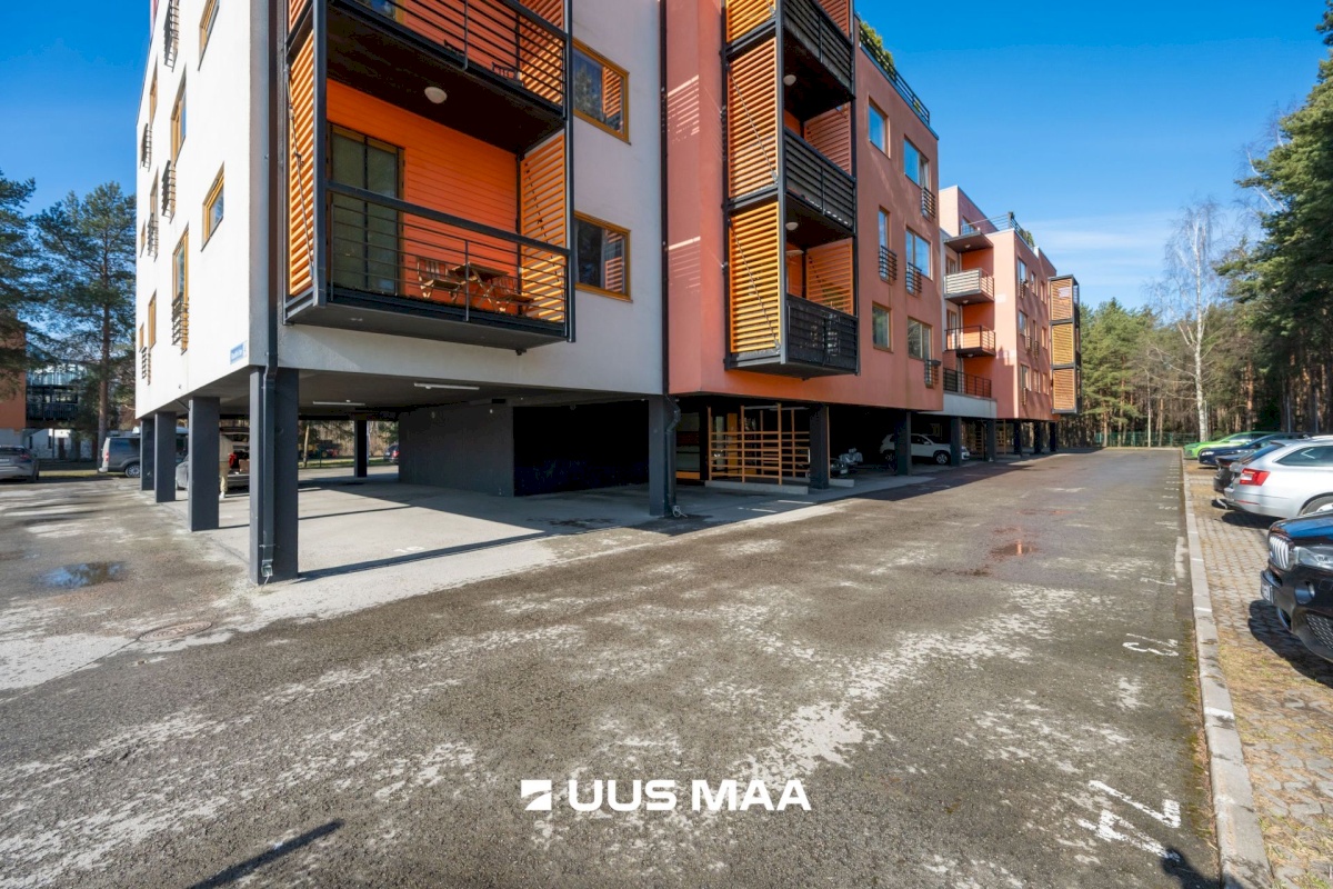 Rae vald, Peetri alevik, Raudkivi tee 4