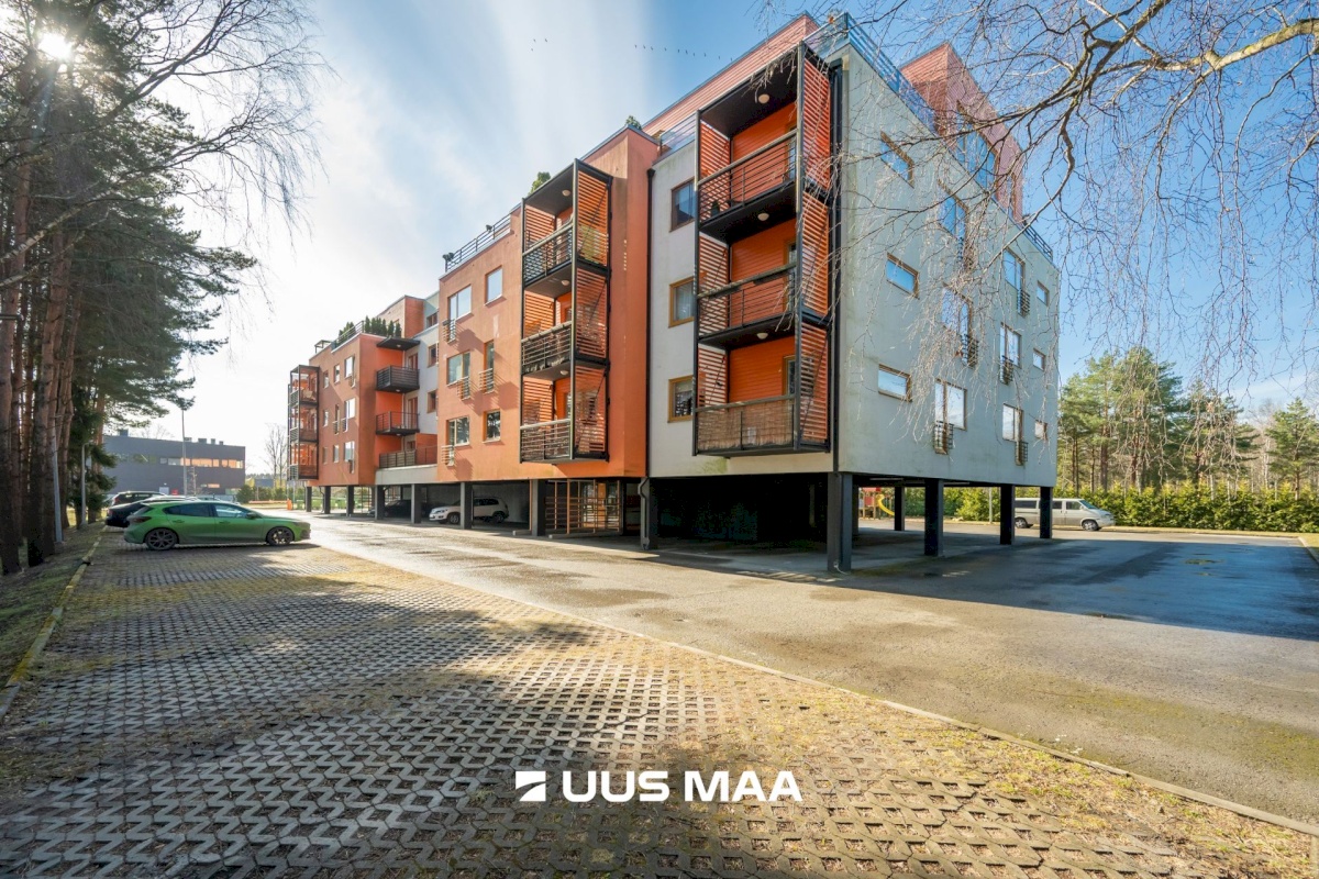 Rae vald, Peetri alevik, Raudkivi tee 4