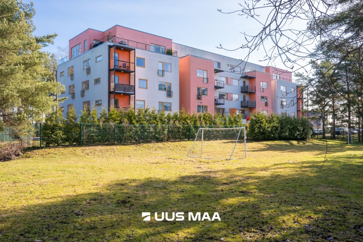 Rae vald, Peetri alevik, Raudkivi tee 4