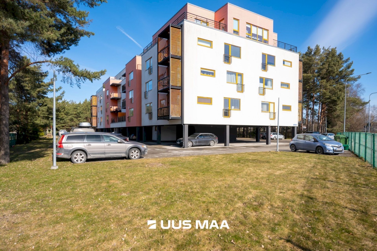 Rae vald, Peetri alevik, Raudkivi tee 4