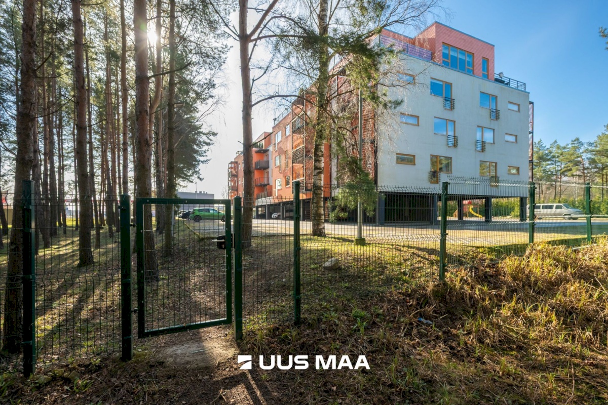 Rae vald, Peetri alevik, Raudkivi tee 4