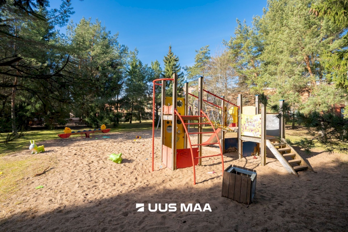 Rae vald, Peetri alevik, Raudkivi tee 4