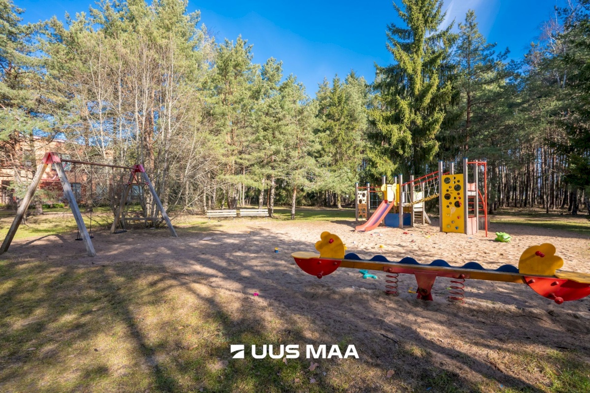 Rae vald, Peetri alevik, Raudkivi tee 4