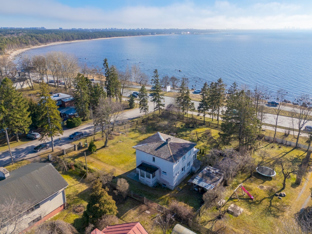 Tallinn, Pirita linnaosa, Merivälja, Väina tee