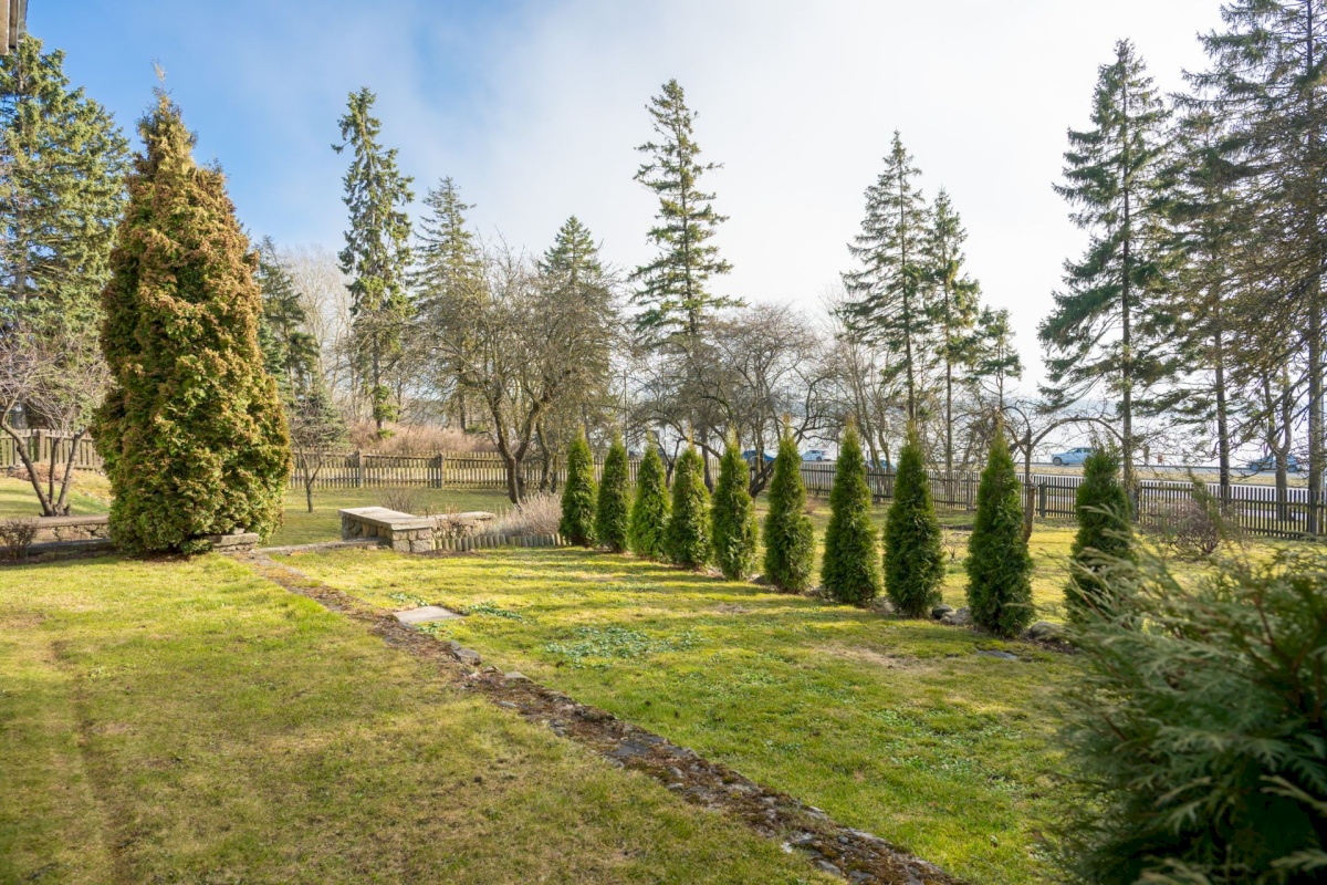 Tallinn, Pirita linnaosa, Merivälja, Väina tee