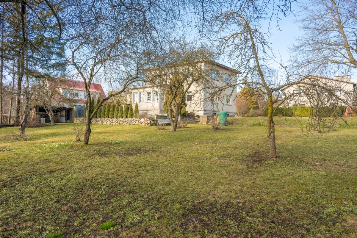 Tallinn, Pirita linnaosa, Merivälja, Väina tee