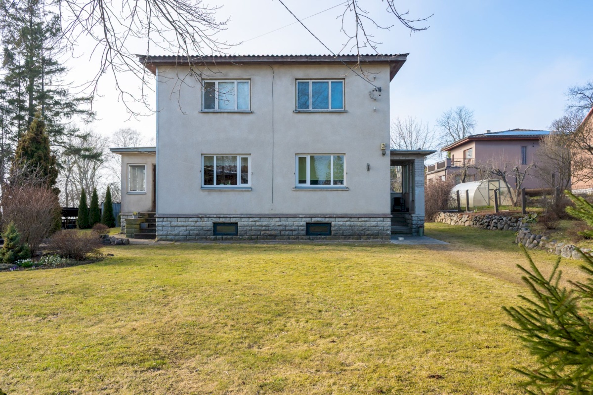 Tallinn, Pirita linnaosa, Merivälja, Väina tee