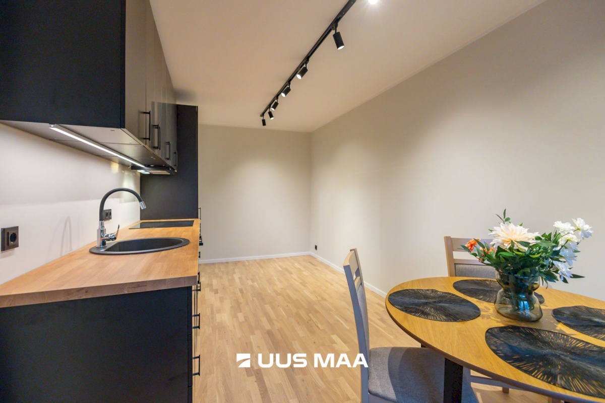 Hiiumaa vald, Lauka küla, Käina tee 14