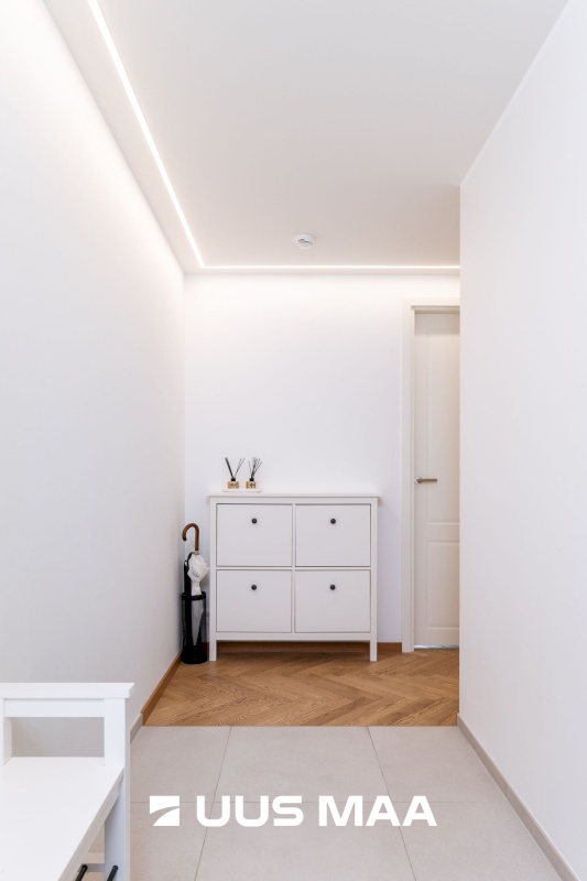 Tallinn, Kesklinna linnaosa, Uus Maailm, Toom-Kuninga 15