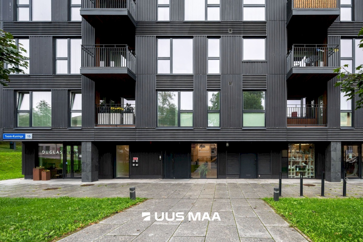 Tallinn, Kesklinna linnaosa, Uus Maailm, Toom-Kuninga 15