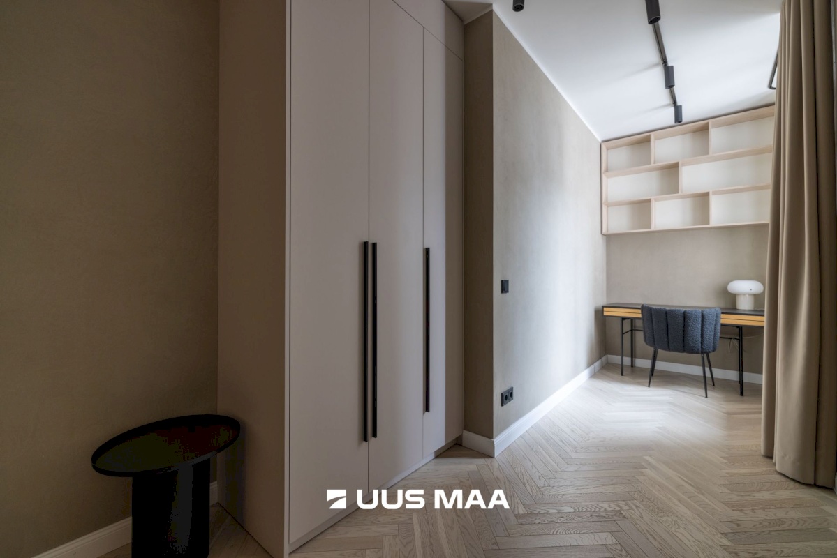 Tallinn, Kesklinna linnaosa, Narva mnt 2