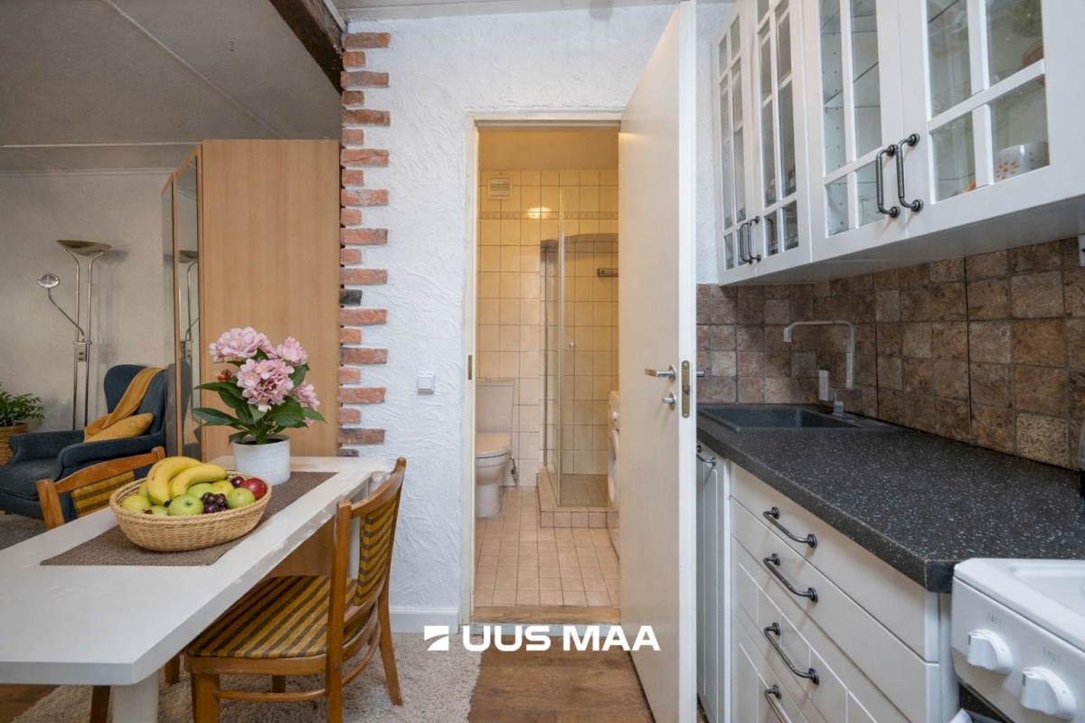 Tallinn, Kesklinna linnaosa, Vanalinn, Uus 11