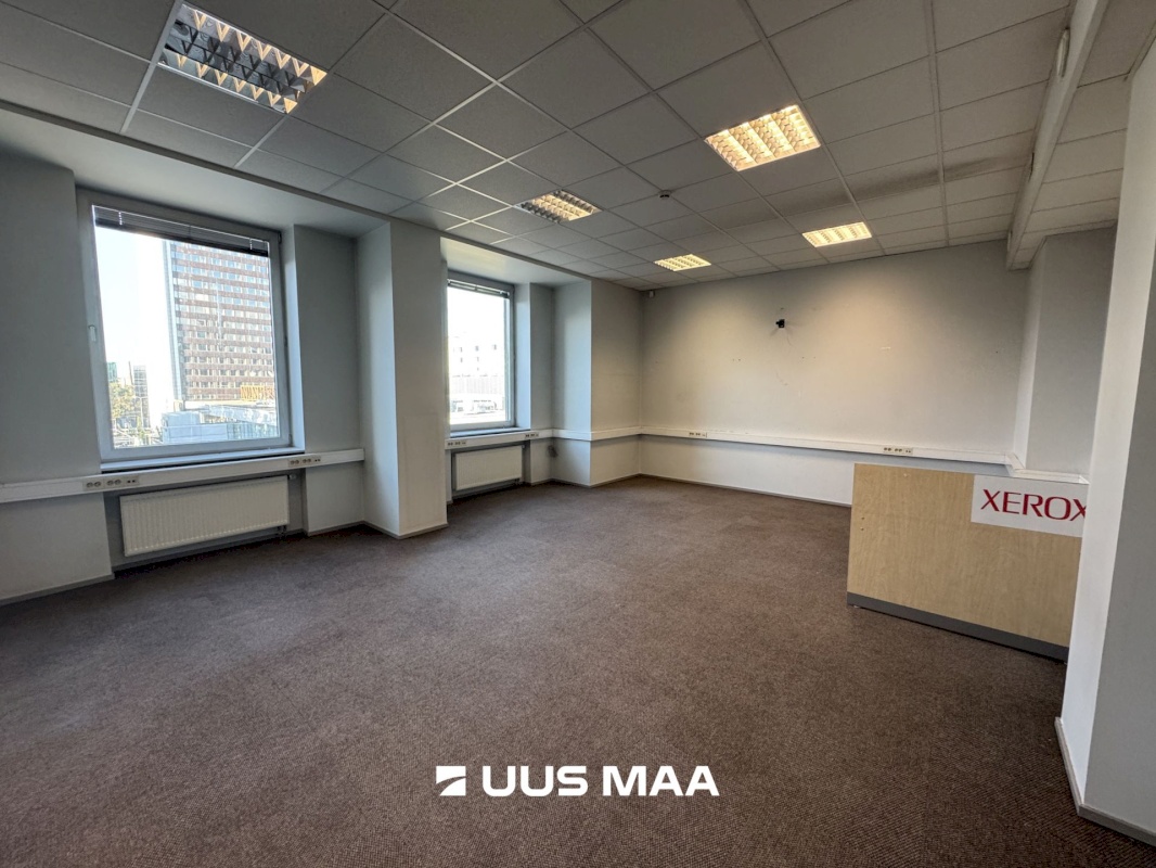 Tallinn, Kesklinna linnaosa, Südalinn, Estonia pst 1