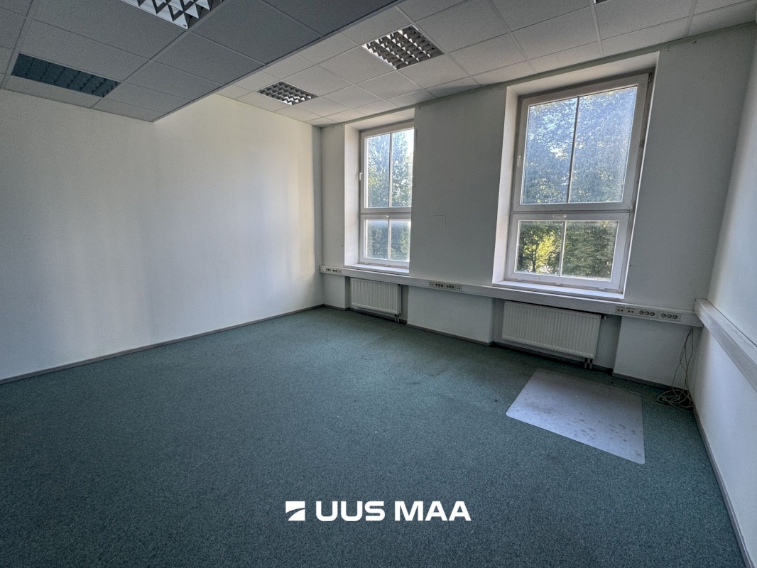 Tallinn, Kesklinna linnaosa, Südalinn, Estonia pst 1