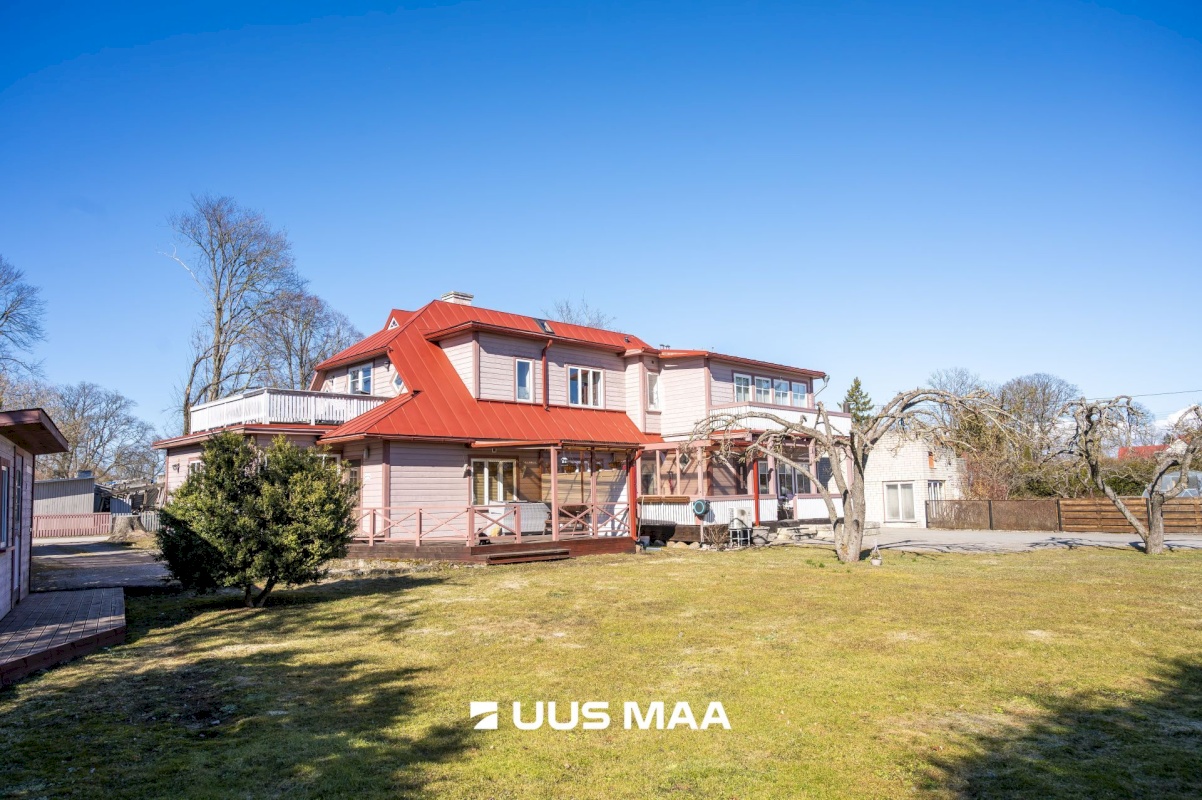 Saaremaa vald, Kuressaare linn, Pärna 14