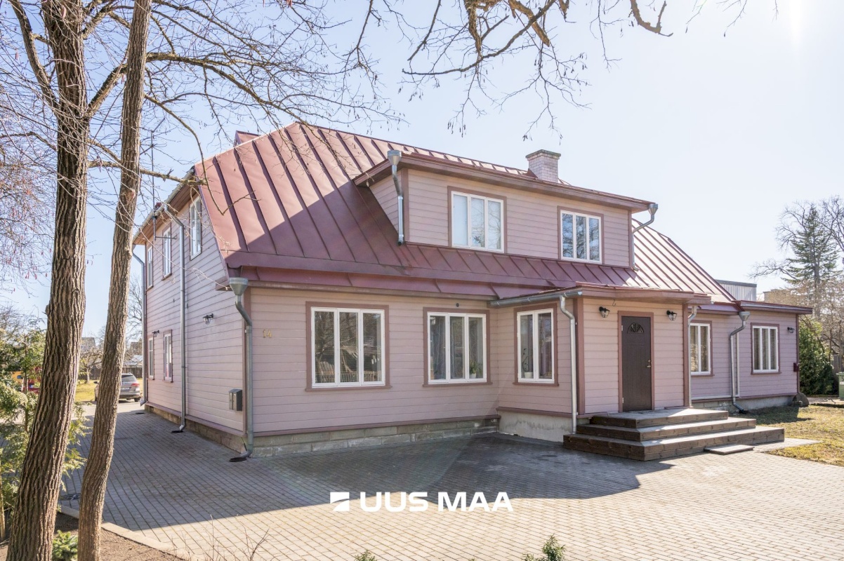 Saaremaa vald, Kuressaare linn, Pärna 14