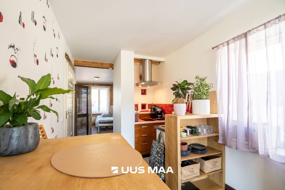 Saaremaa vald, Kuressaare linn, Pärna 14