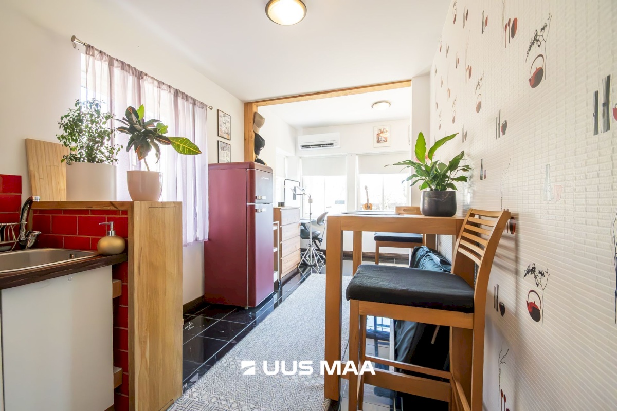 Saaremaa vald, Kuressaare linn, Pärna 14